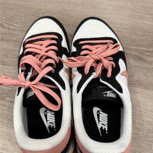 Nike Women's White, Pink, and Black Sneakers